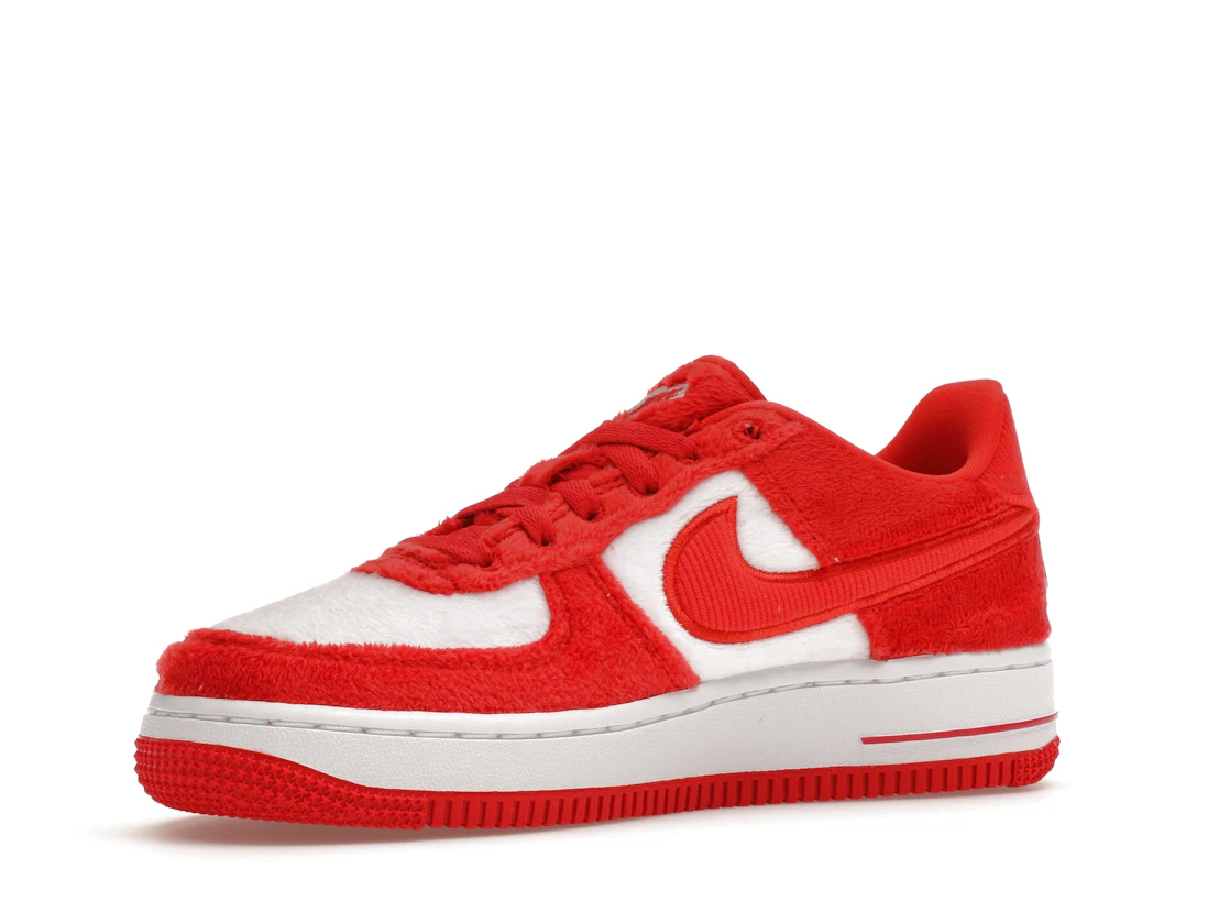 Vue 16 de Nike Air Force 1 Low Valentine's Day Fleece (2024) (GS)