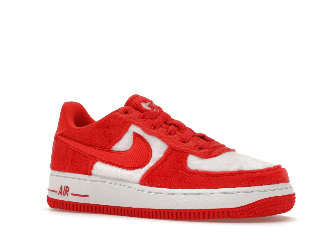 Vue 4 de Nike Air Force 1 Low Valentine's Day Fleece (2024) (GS)