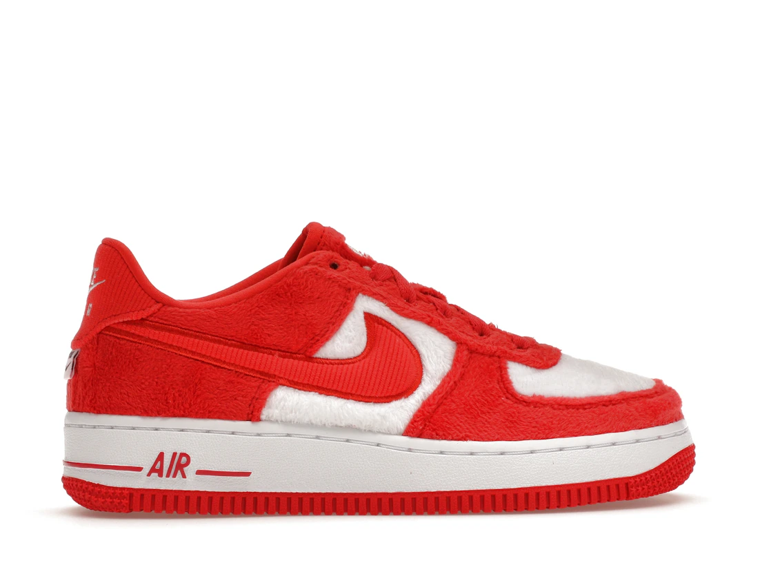 Vue 36 de Nike Air Force 1 Low Valentine's Day Fleece (2024) (GS)