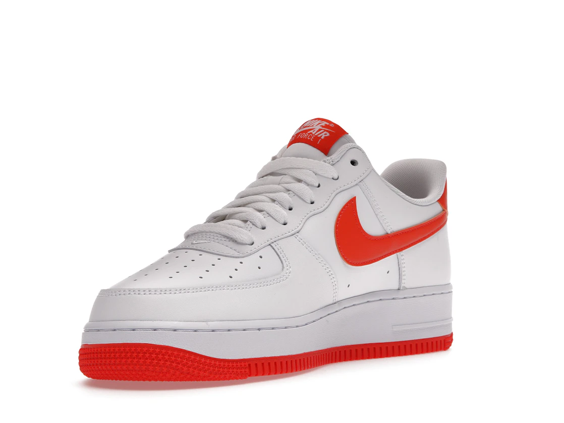 Vue 14 de Nike Air Force 1 Low White Orange (2021)