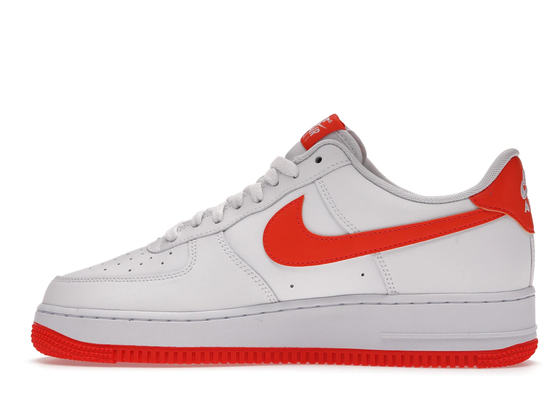 Vue 20 de Nike Air Force 1 Low White Orange (2021)
