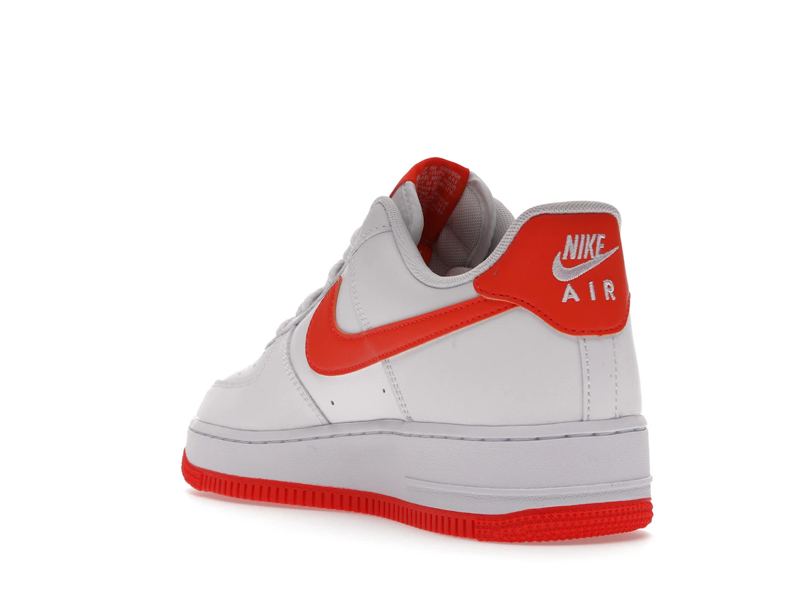 Vue 25 de Nike Air Force 1 Low White Orange (2021)