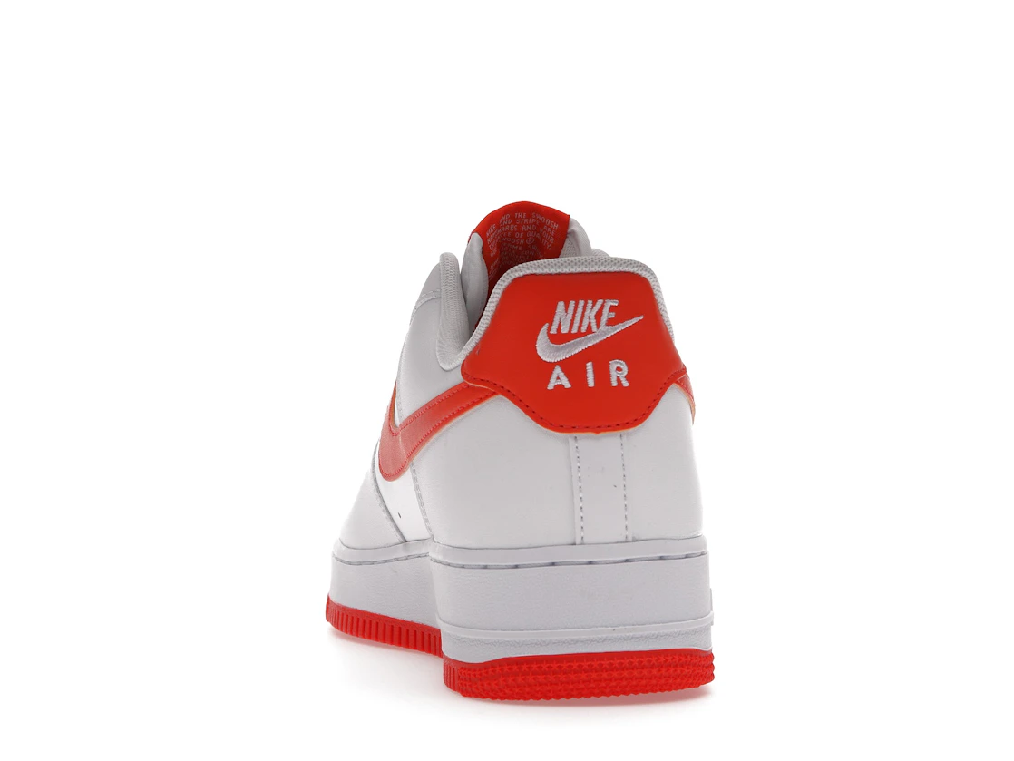 Vue 27 de Nike Air Force 1 Low White Orange (2021)