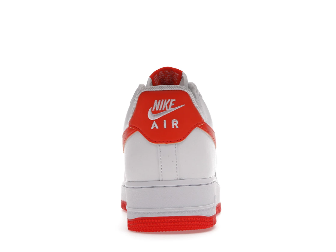 Vue 28 de Nike Air Force 1 Low White Orange (2021)