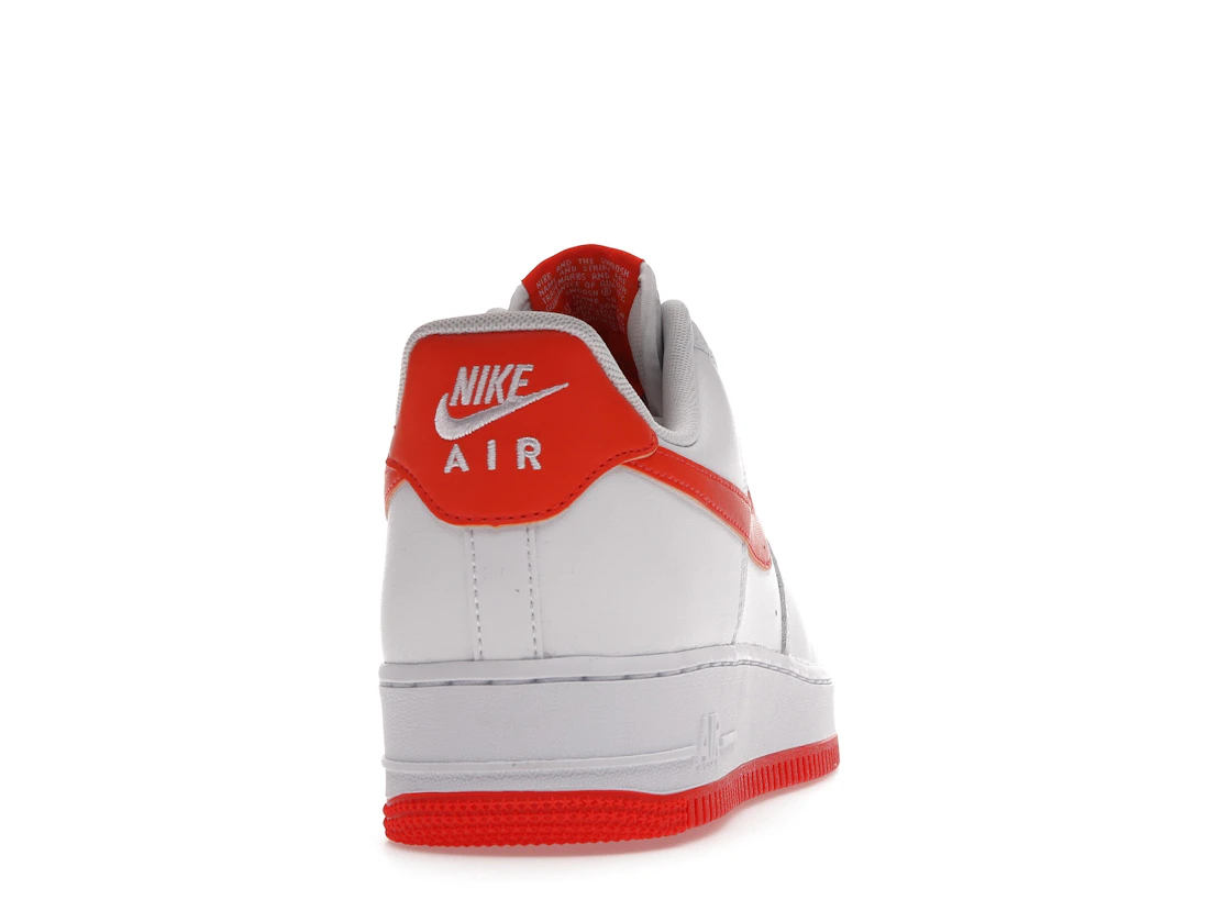 Vue 29 de Nike Air Force 1 Low White Orange (2021)