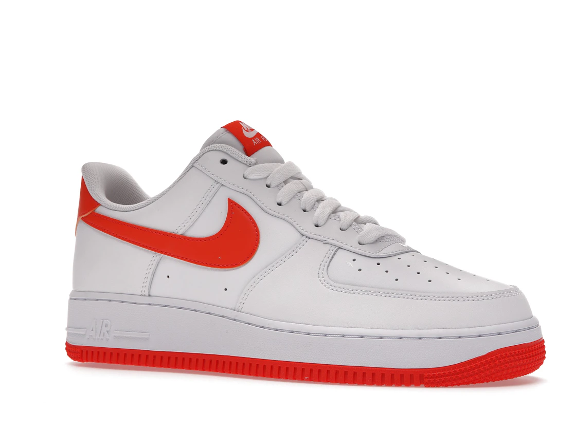 Vue 4 de Nike Air Force 1 Low White Orange (2021)