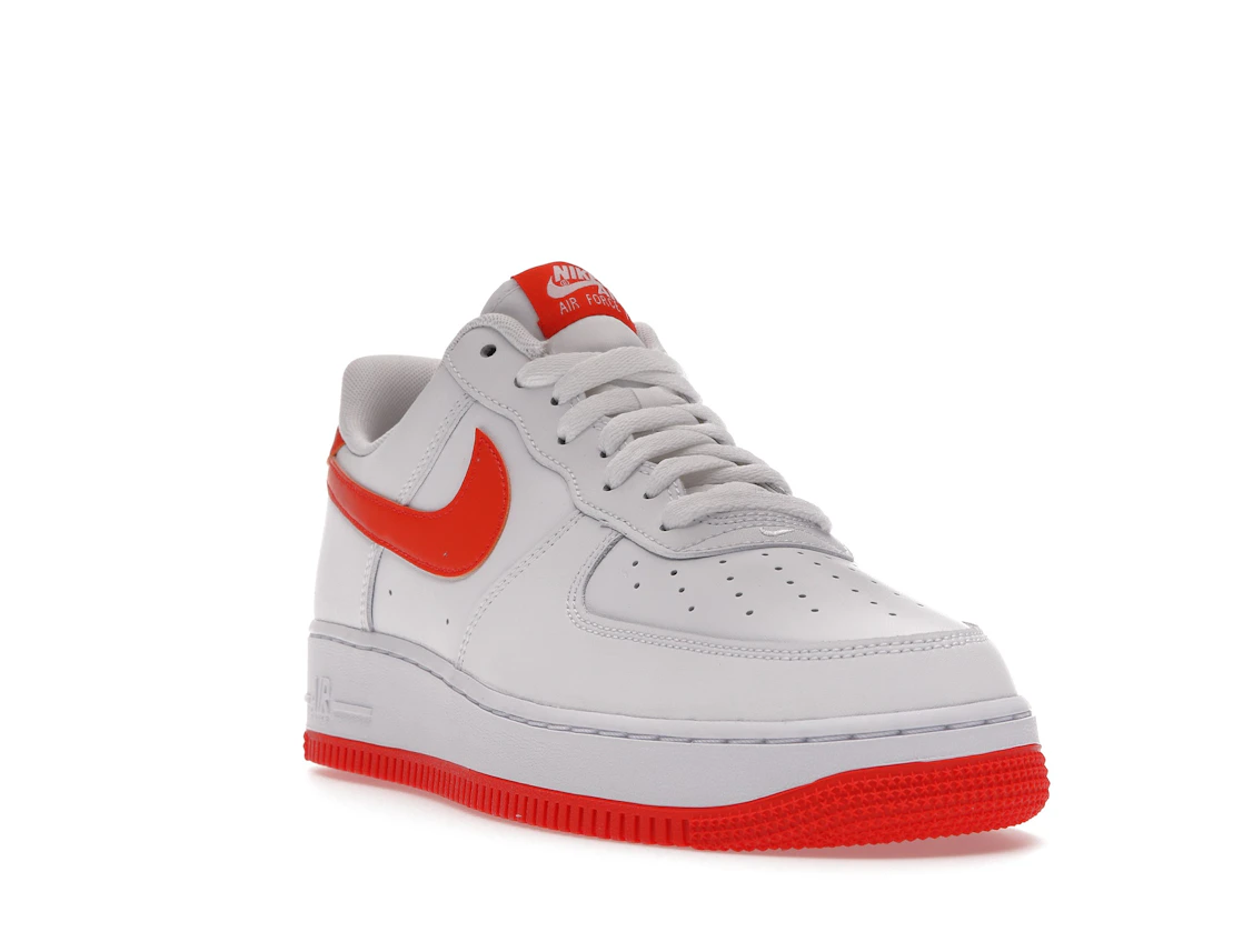 Vue 7 de Nike Air Force 1 Low White Orange (2021)