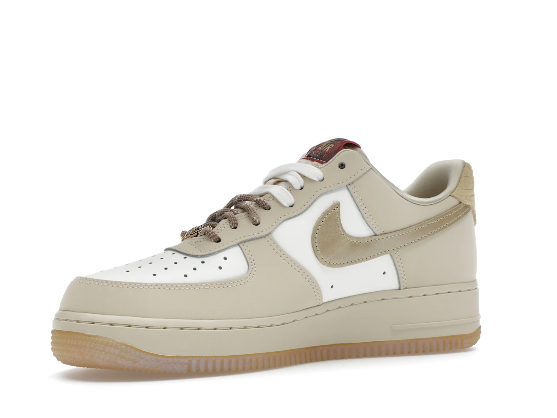 Vue 16 de Nike Air Force 1 Low Year of the Snake 