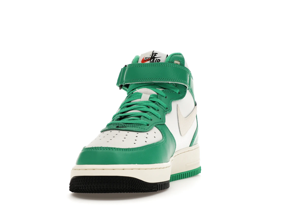 Vue 12 de Nike Air Force 1 Mid LV8 Split White Stadium Green