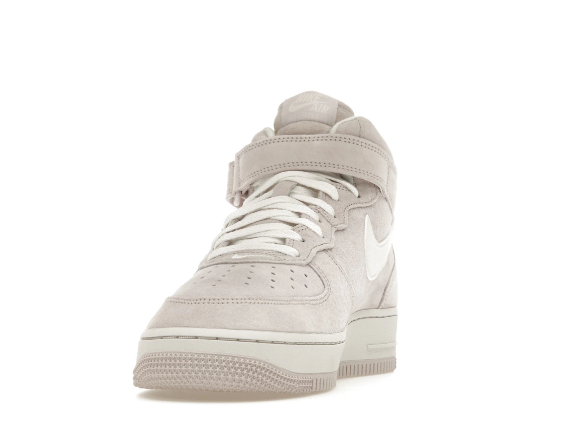 Vue 12 de Nike Air Force 1 Mid QS Venice