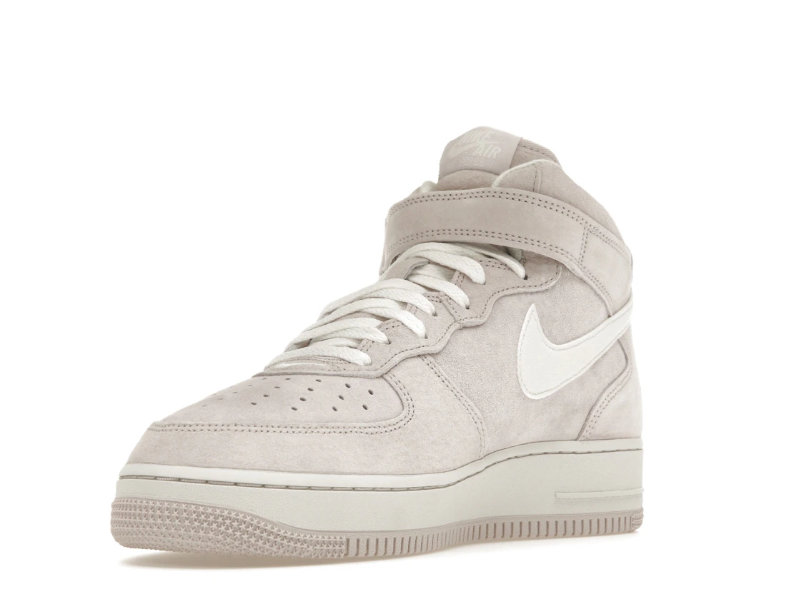 Vue 14 de Nike Air Force 1 Mid QS Venice