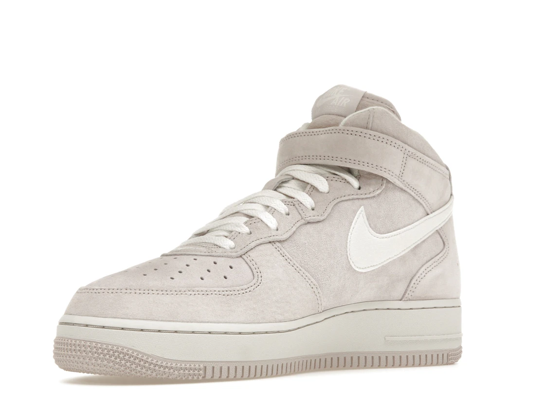 Vue 15 de Nike Air Force 1 Mid QS Venice
