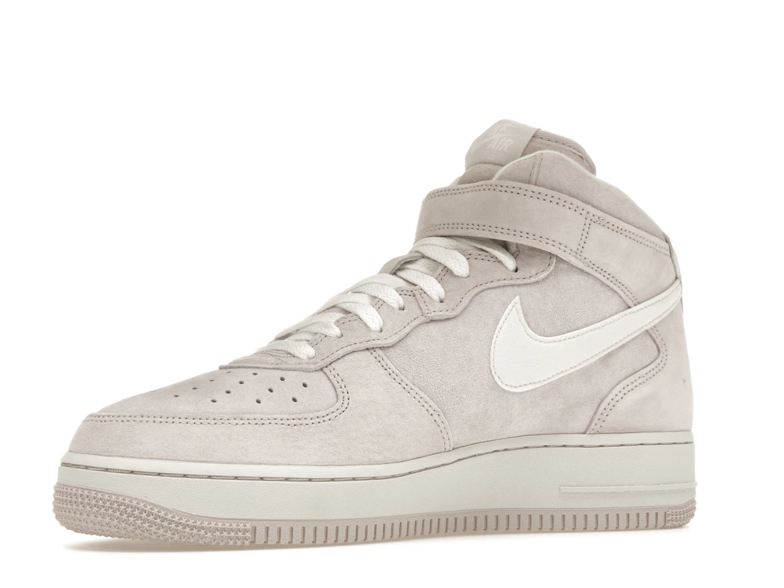 Vue 16 de Nike Air Force 1 Mid QS Venice