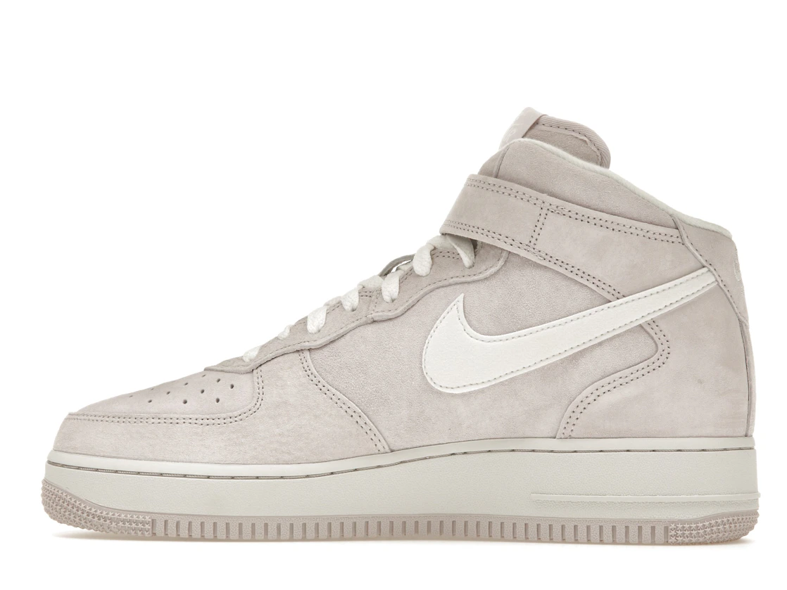 Vue 20 de Nike Air Force 1 Mid QS Venice
