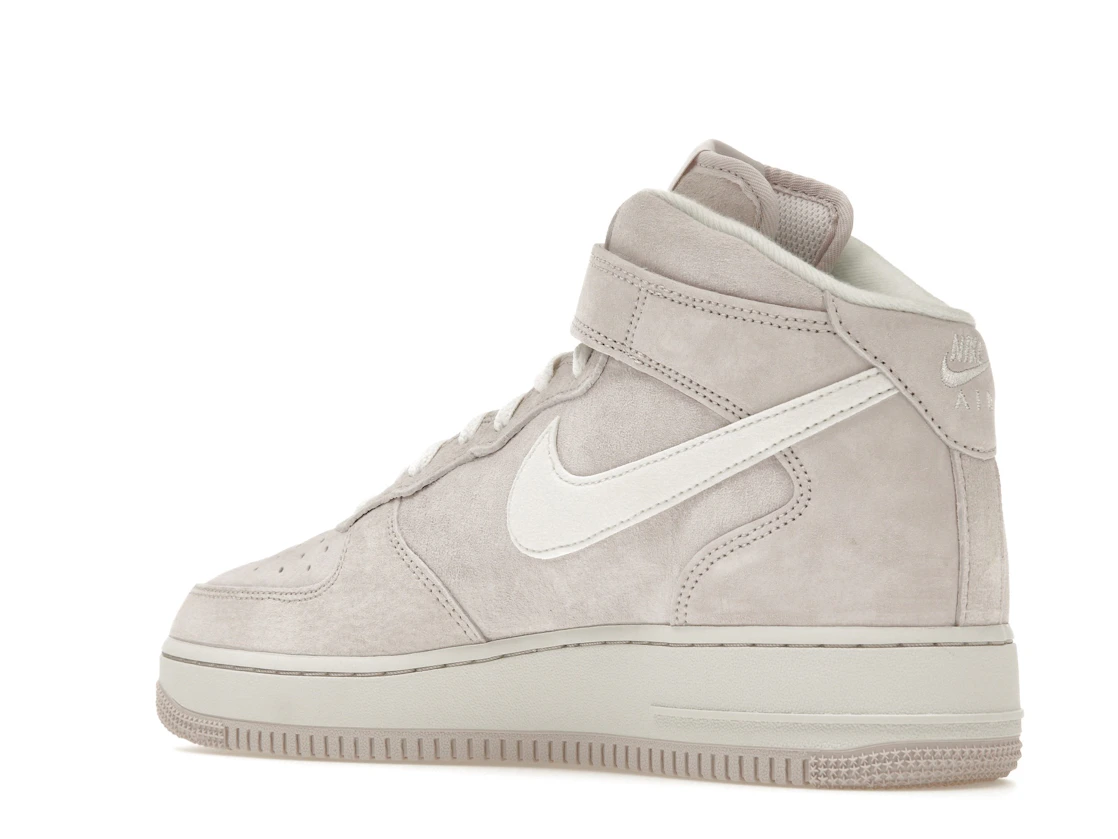 Vue 23 de Nike Air Force 1 Mid QS Venice