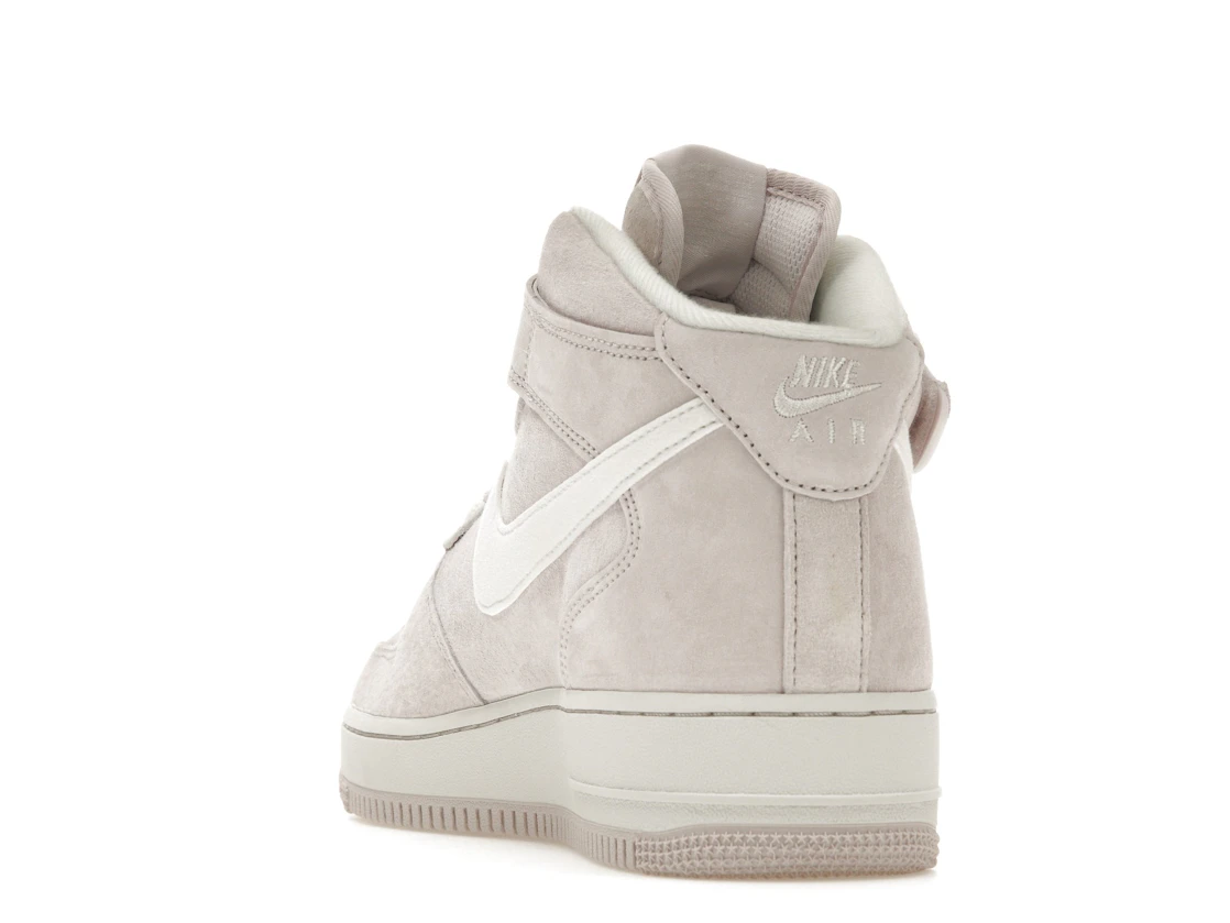 Vue 26 de Nike Air Force 1 Mid QS Venice