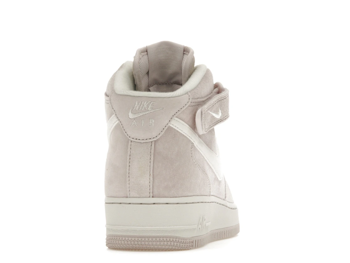 Vue 29 de Nike Air Force 1 Mid QS Venice