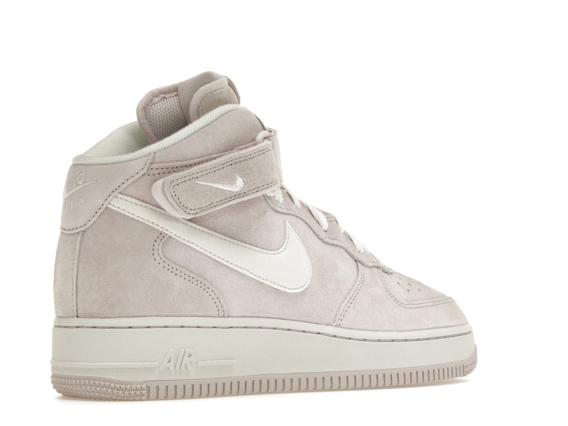 Vue 33 de Nike Air Force 1 Mid QS Venice