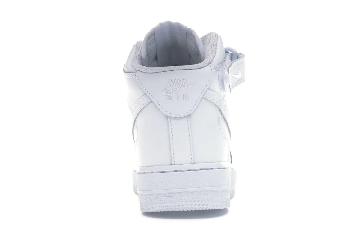 Vue 28 de Nike Air Force 1 Mid White (GS)