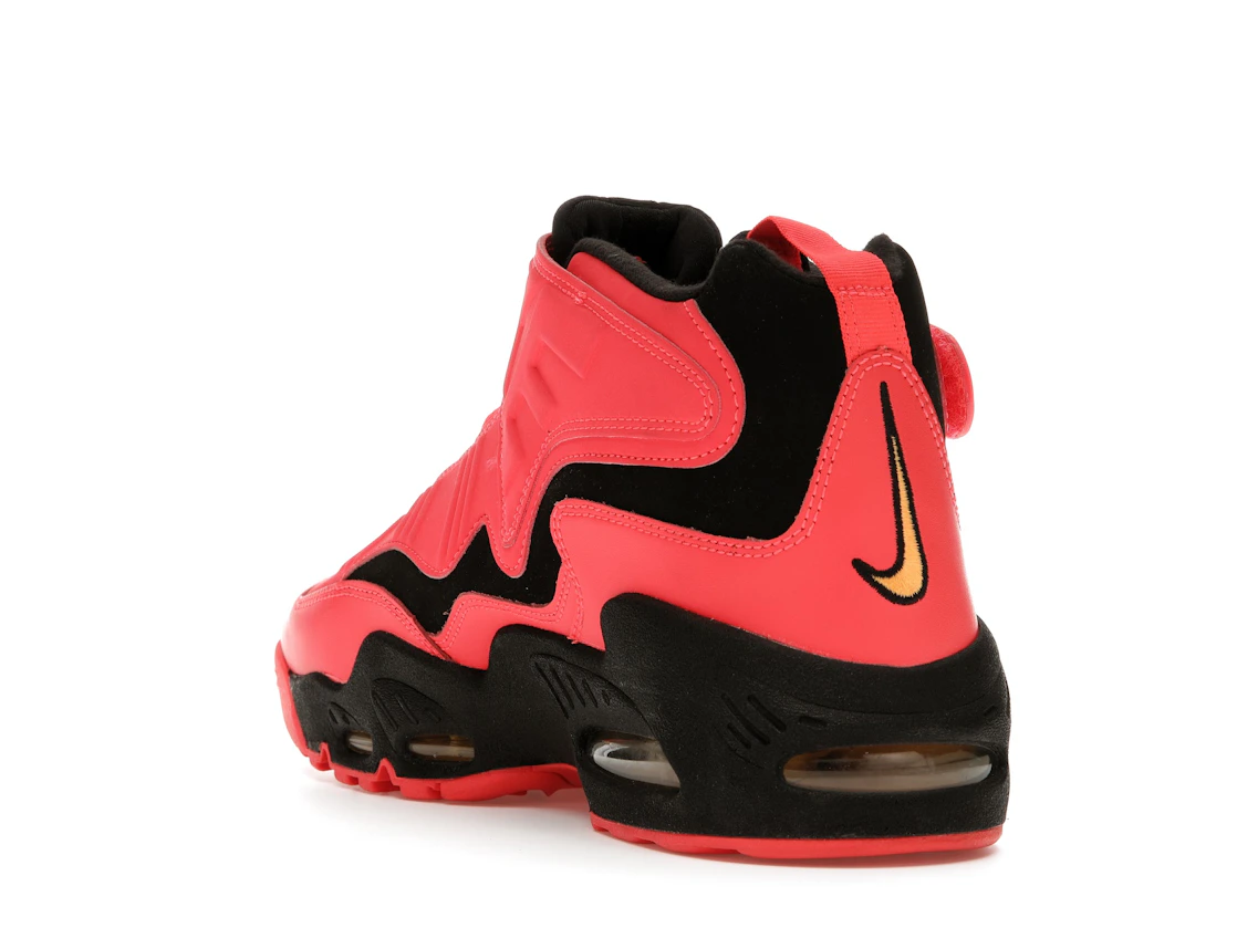 Vue 25 de Nike Air Griffey Max 1 Black Laser Crimson