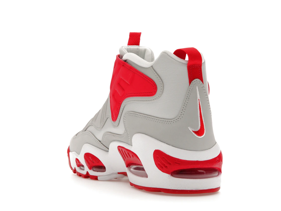 Vue 25 de Nike Air Griffey Max 1 Cincinnati Reds (2023)