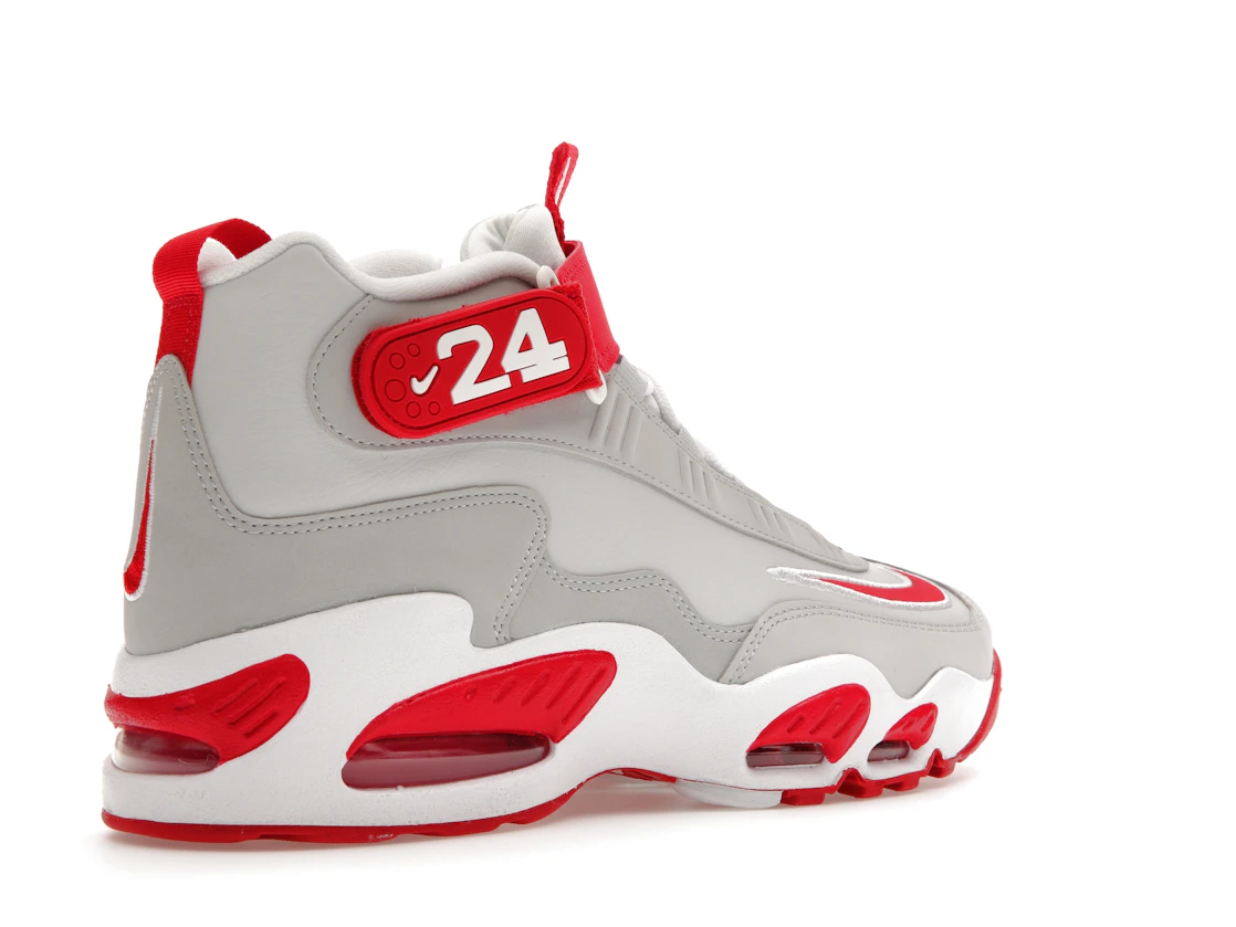 Vue 33 de Nike Air Griffey Max 1 Cincinnati Reds (2023)
