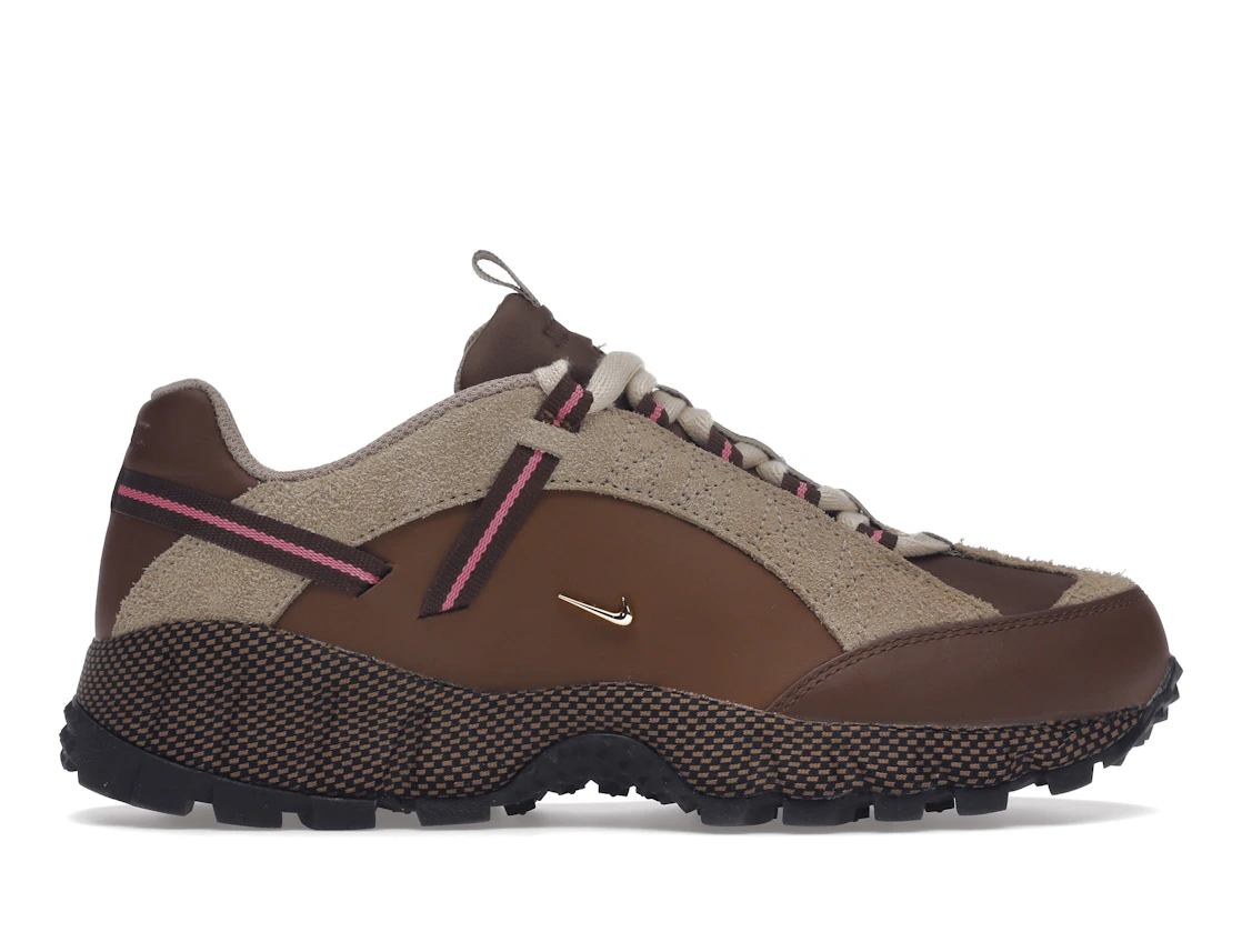 Vue 1 de Nike Air Humara LX Jacquemus Ale Brown Gold 
