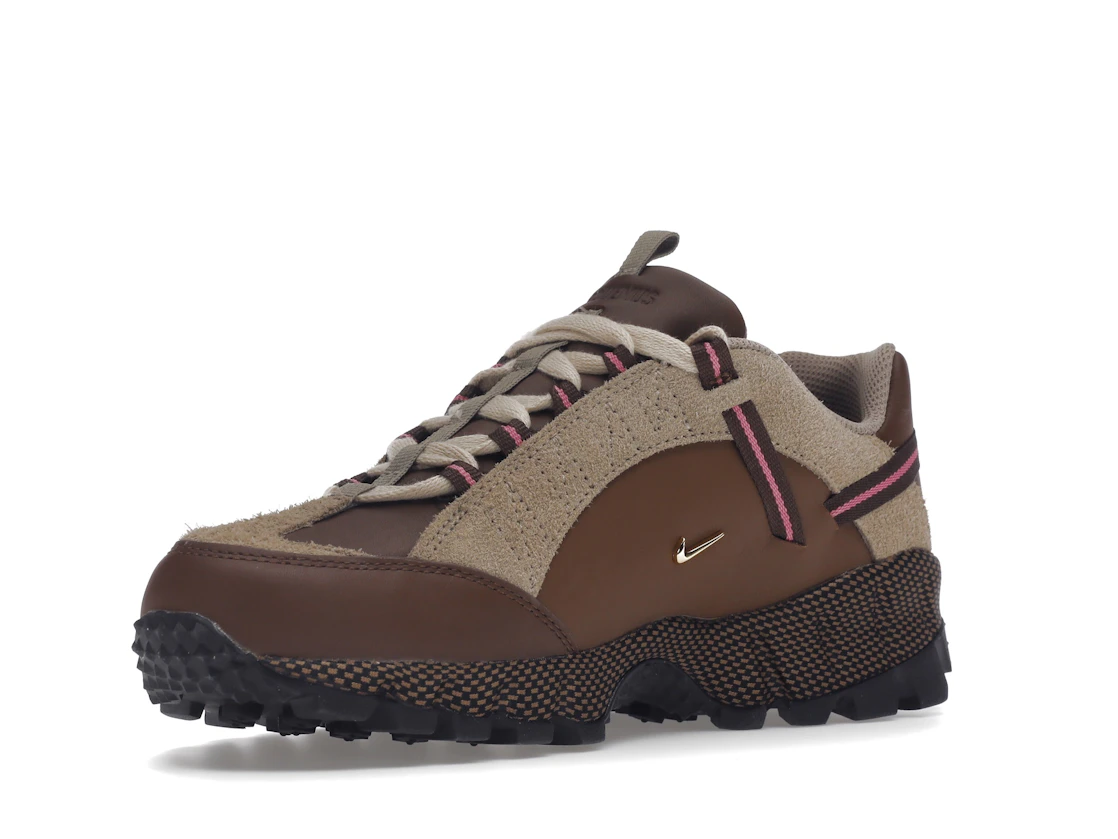 Vue 15 de Nike Air Humara LX Jacquemus Ale Brown Gold 