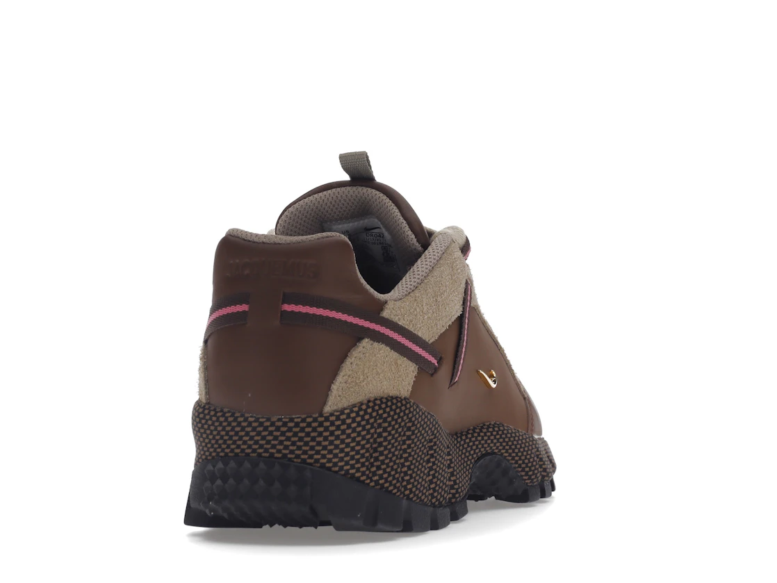 Vue 30 de Nike Air Humara LX Jacquemus Ale Brown Gold 