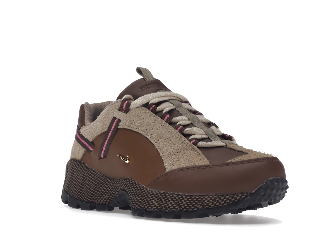 Vue 6 de Nike Air Humara LX Jacquemus Ale Brown Gold 