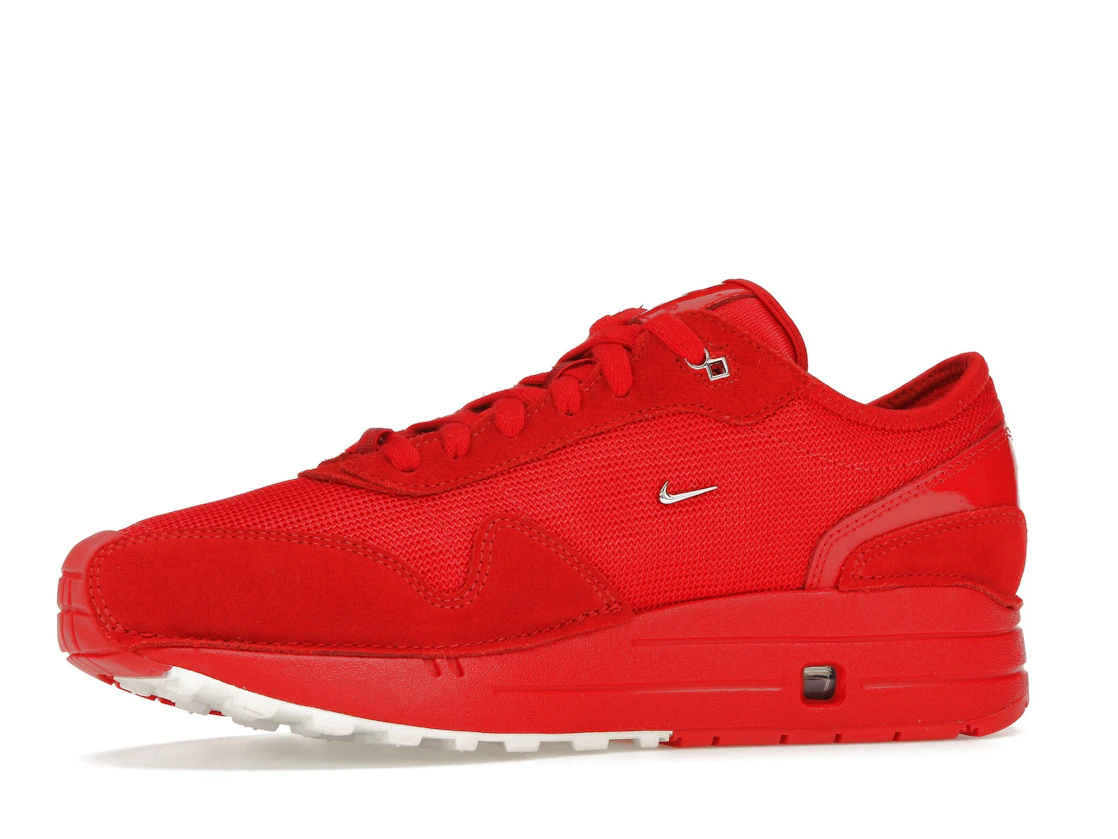 Vue 17 de Nike Air Max 1 '86 Jacquemus Mystic Red 