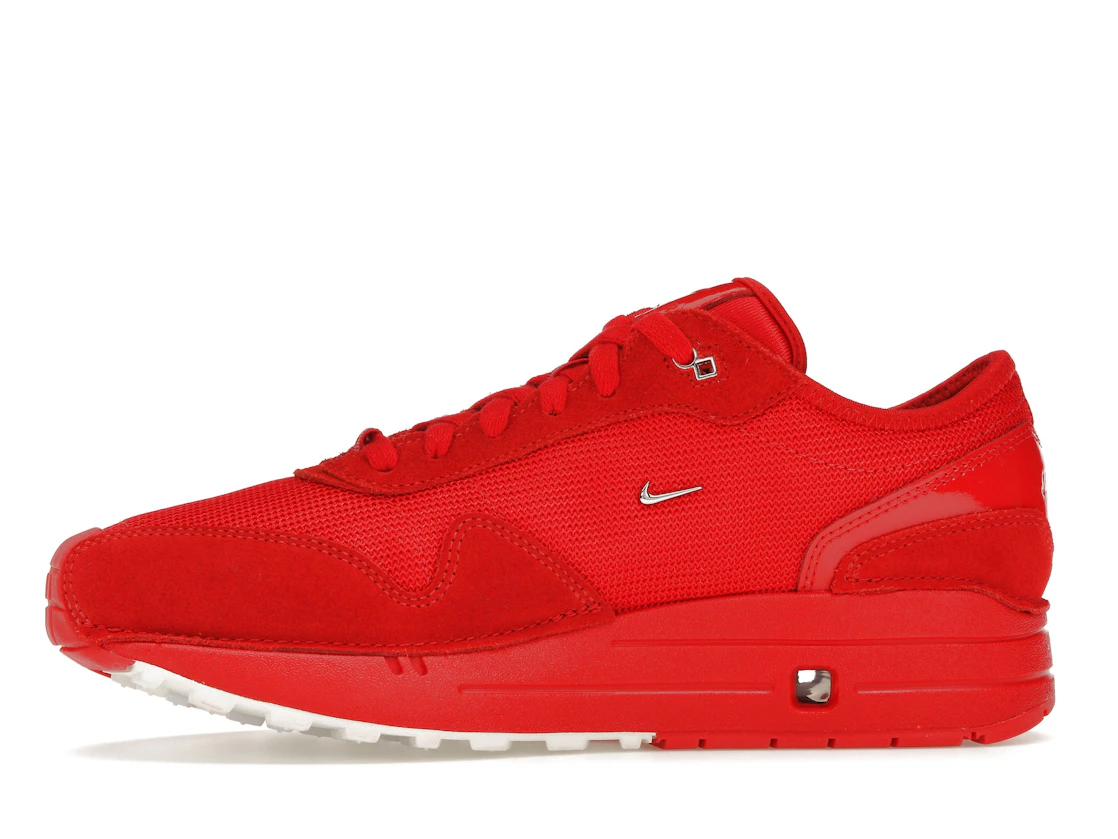 Vue 18 de Nike Air Max 1 '86 Jacquemus Mystic Red 