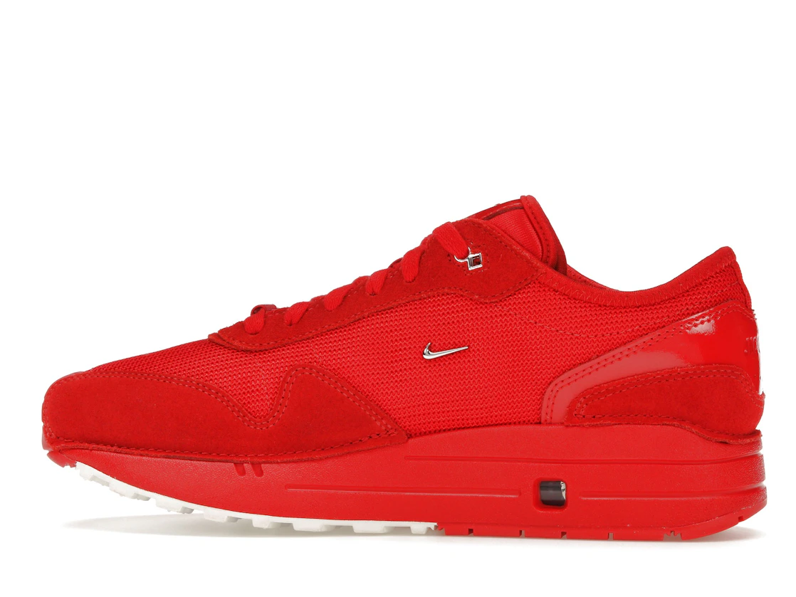Vue 20 de Nike Air Max 1 '86 Jacquemus Mystic Red 