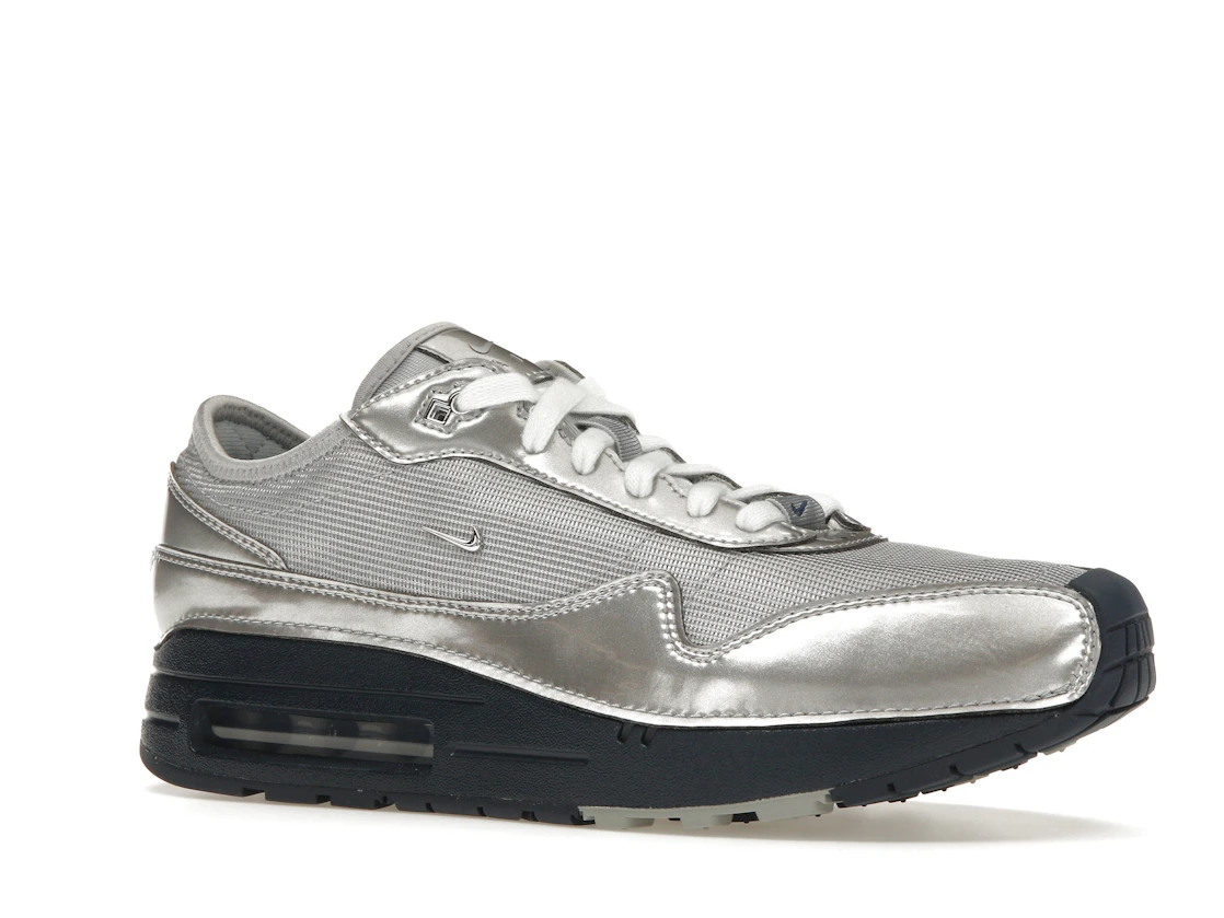 Vue 4 de Nike Air Max 1 '86 Jacquemus Silver 