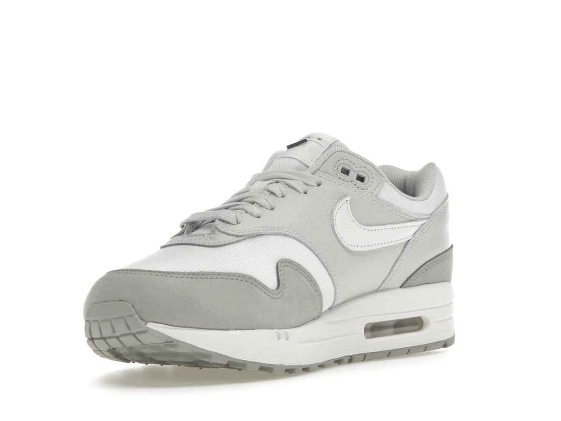 Vue 14 de Nike Air Max 1 '87 LX Light Smoke Grey 