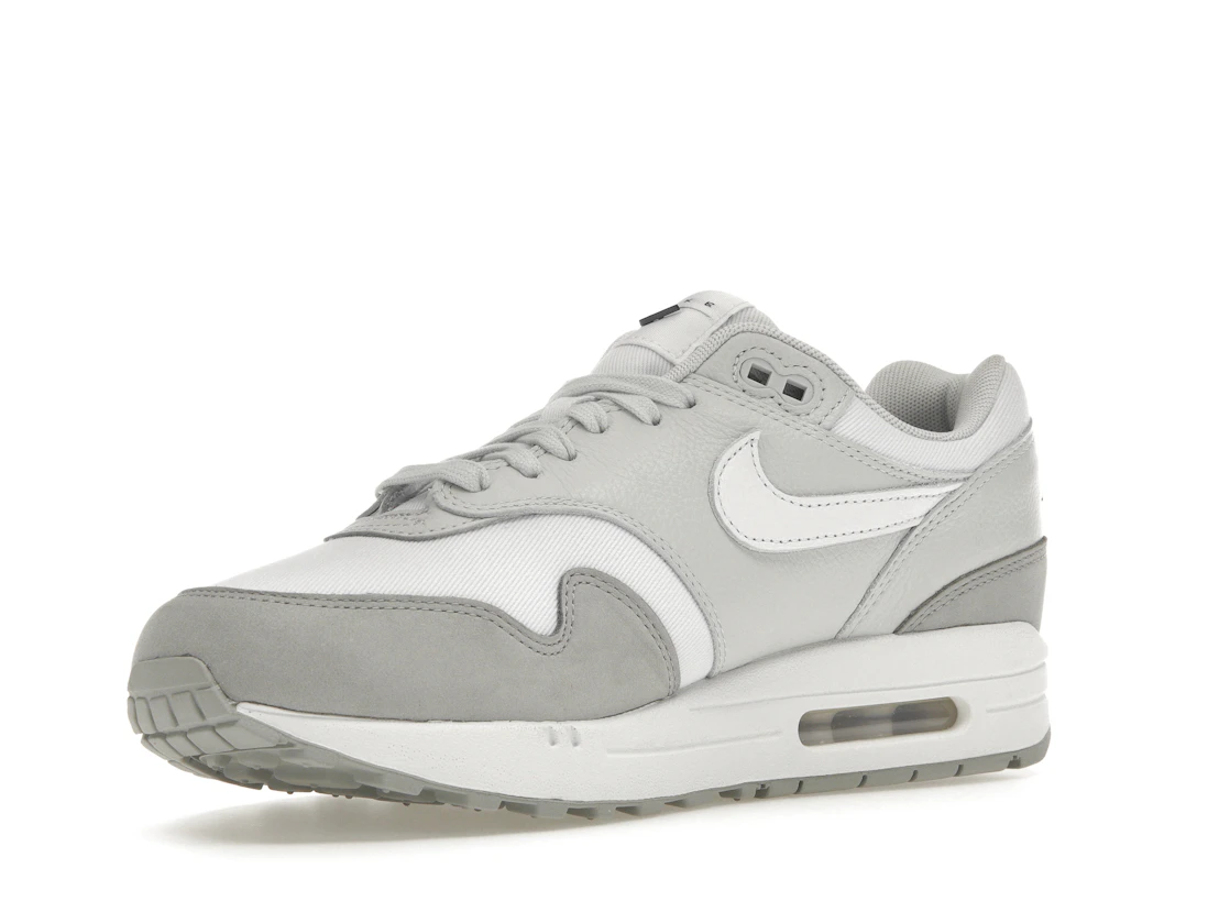 Vue 15 de Nike Air Max 1 '87 LX Light Smoke Grey 