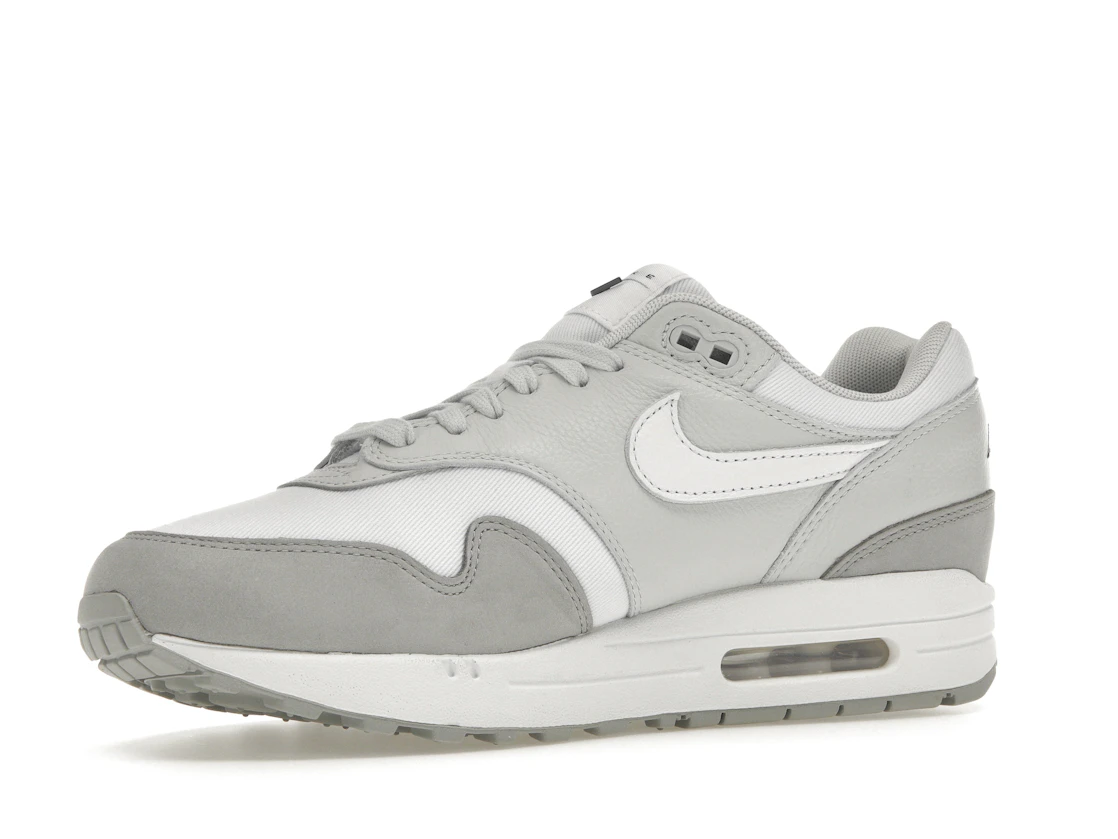 Vue 16 de Nike Air Max 1 '87 LX Light Smoke Grey 