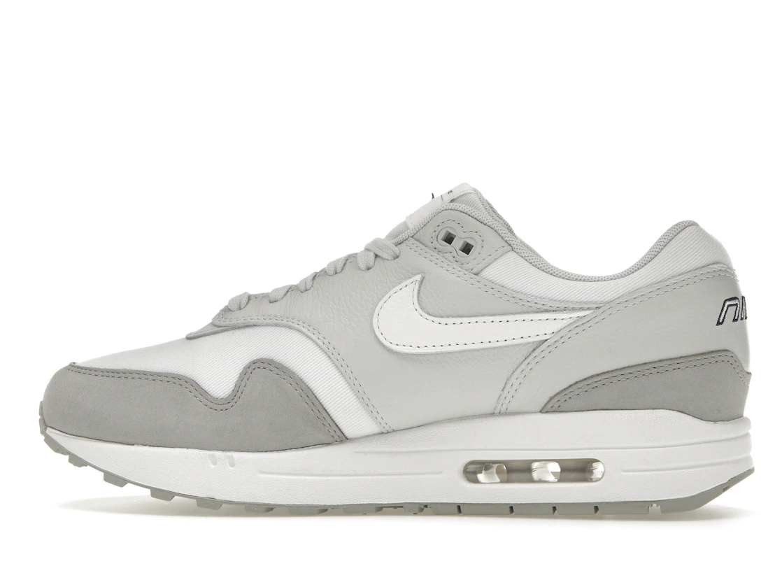 Vue 20 de Nike Air Max 1 '87 LX Light Smoke Grey 