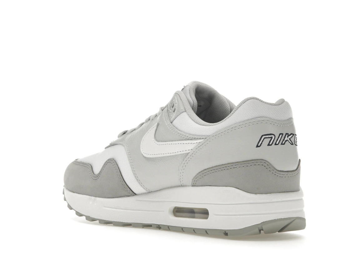 Vue 24 de Nike Air Max 1 '87 LX Light Smoke Grey 