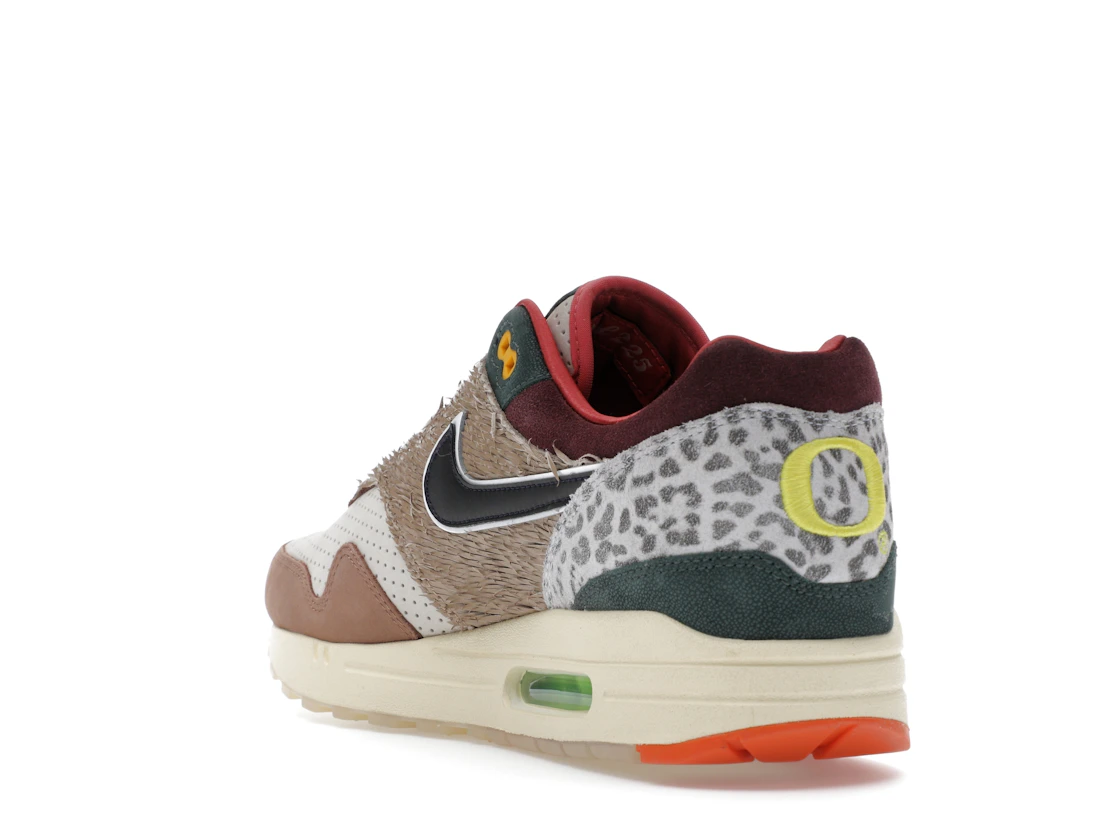 Vue 25 de Nike Air Max 1 '87 Luxe University of Oregon PE (2024) (Numbered)