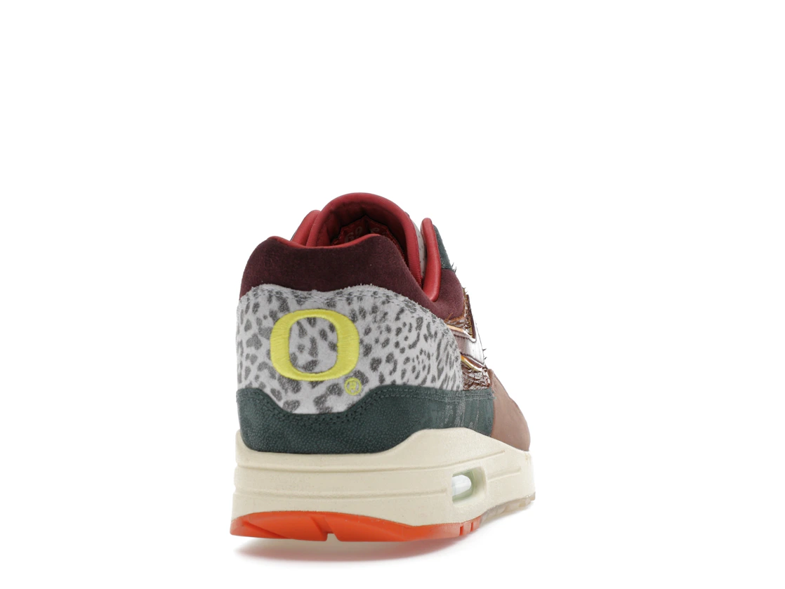 Vue 29 de Nike Air Max 1 '87 Luxe University of Oregon PE (2024) (Numbered)