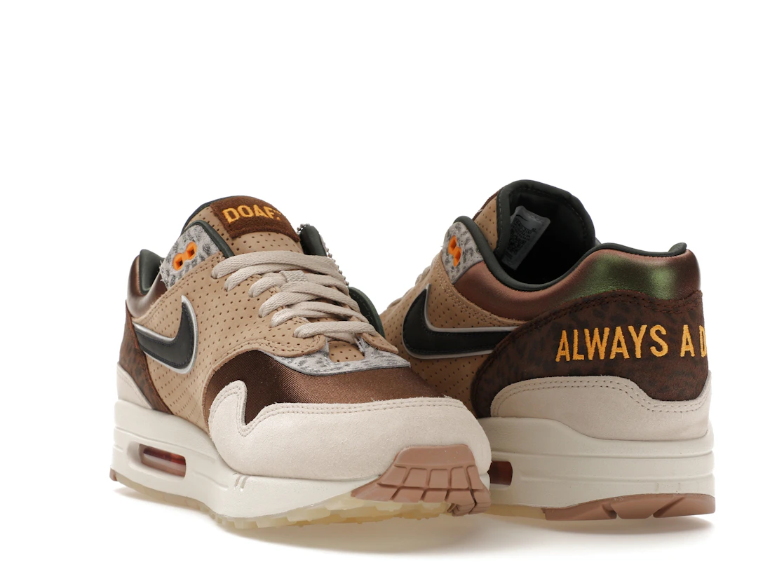 Vue 25 de Nike Air Max 1 '87 Premium University of Oregon PE (2024)