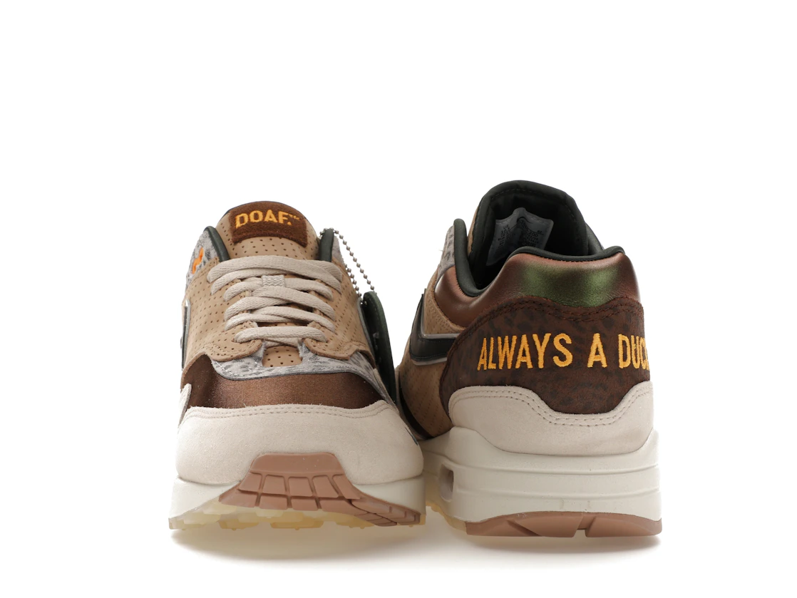 Vue 27 de Nike Air Max 1 '87 Premium University of Oregon PE (2024)