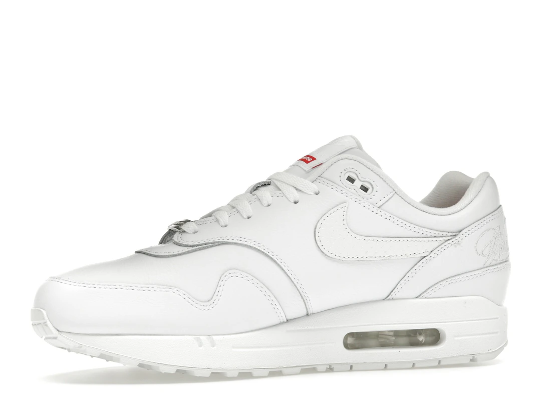 Vue 17 de Nike Air Max 1 '87 SP Supreme Triple White