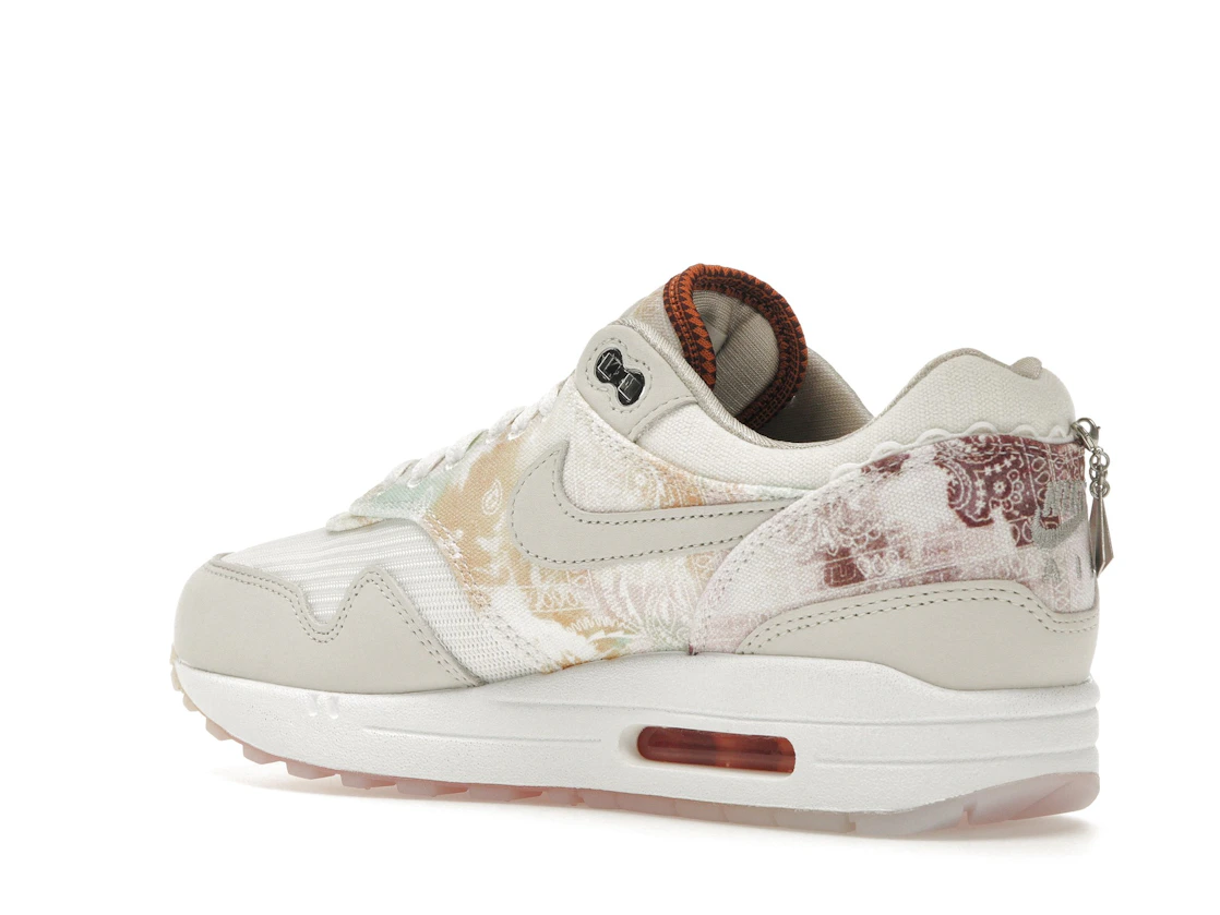Vue 23 de Nike Air Max 1 '87 Metal Charms Phantom Mint Foam 