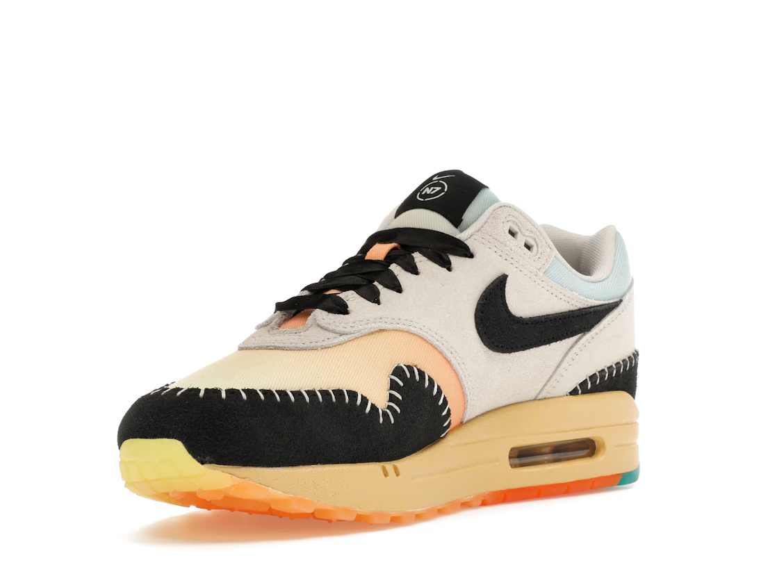 Vue 14 de Nike Air Max 1 '87 N7 (2024)