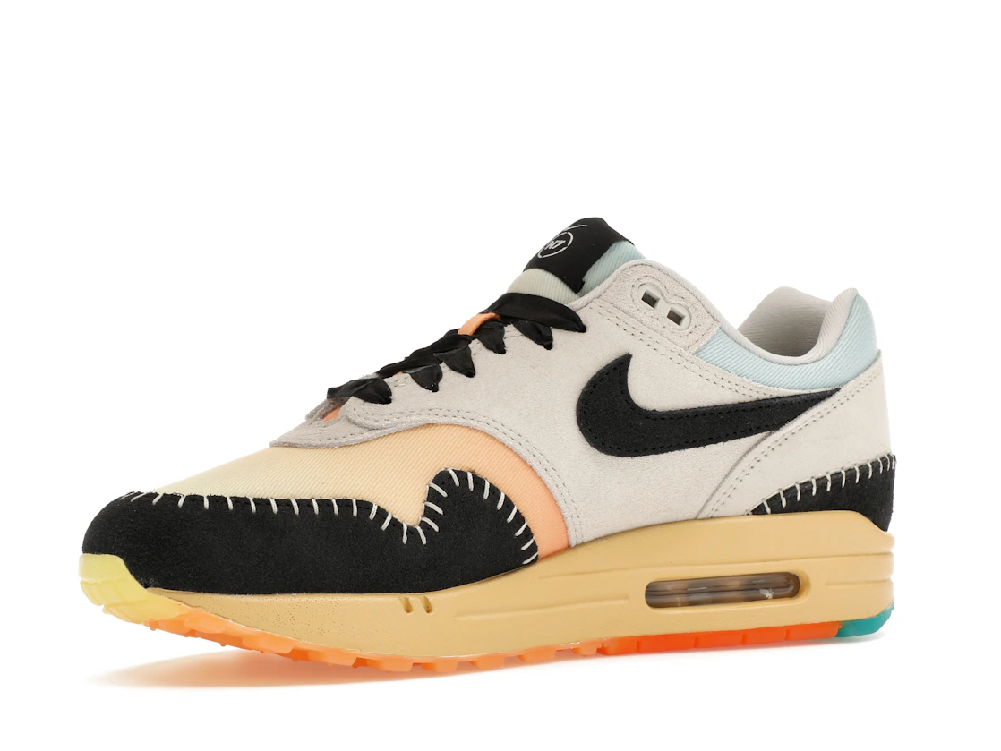 Vue 16 de Nike Air Max 1 '87 N7 (2024)