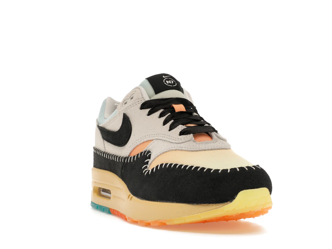 Vue 7 de Nike Air Max 1 '87 N7 (2024)