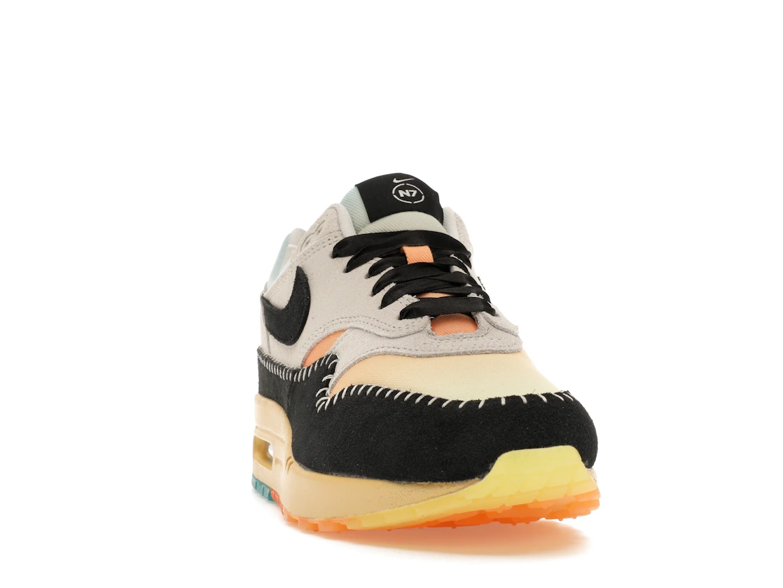 Vue 8 de Nike Air Max 1 '87 N7 (2024)