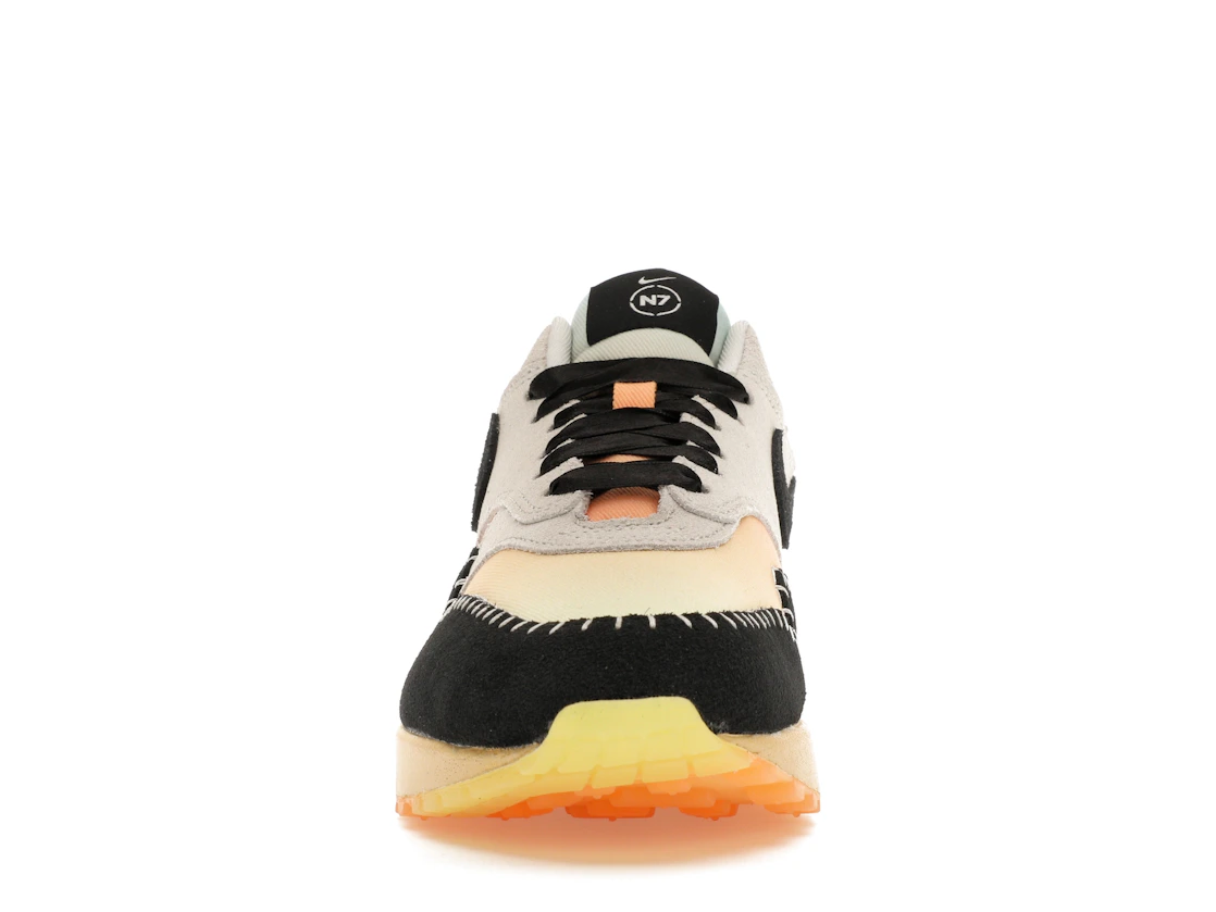Vue 10 de Nike Air Max 1 '87 N7 (2024)